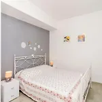 Sea View Apartment 10 Minutes Walk From Old City
